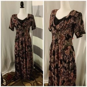 Vintage 80’s Floral Black Lace “Nostalgia” Dress